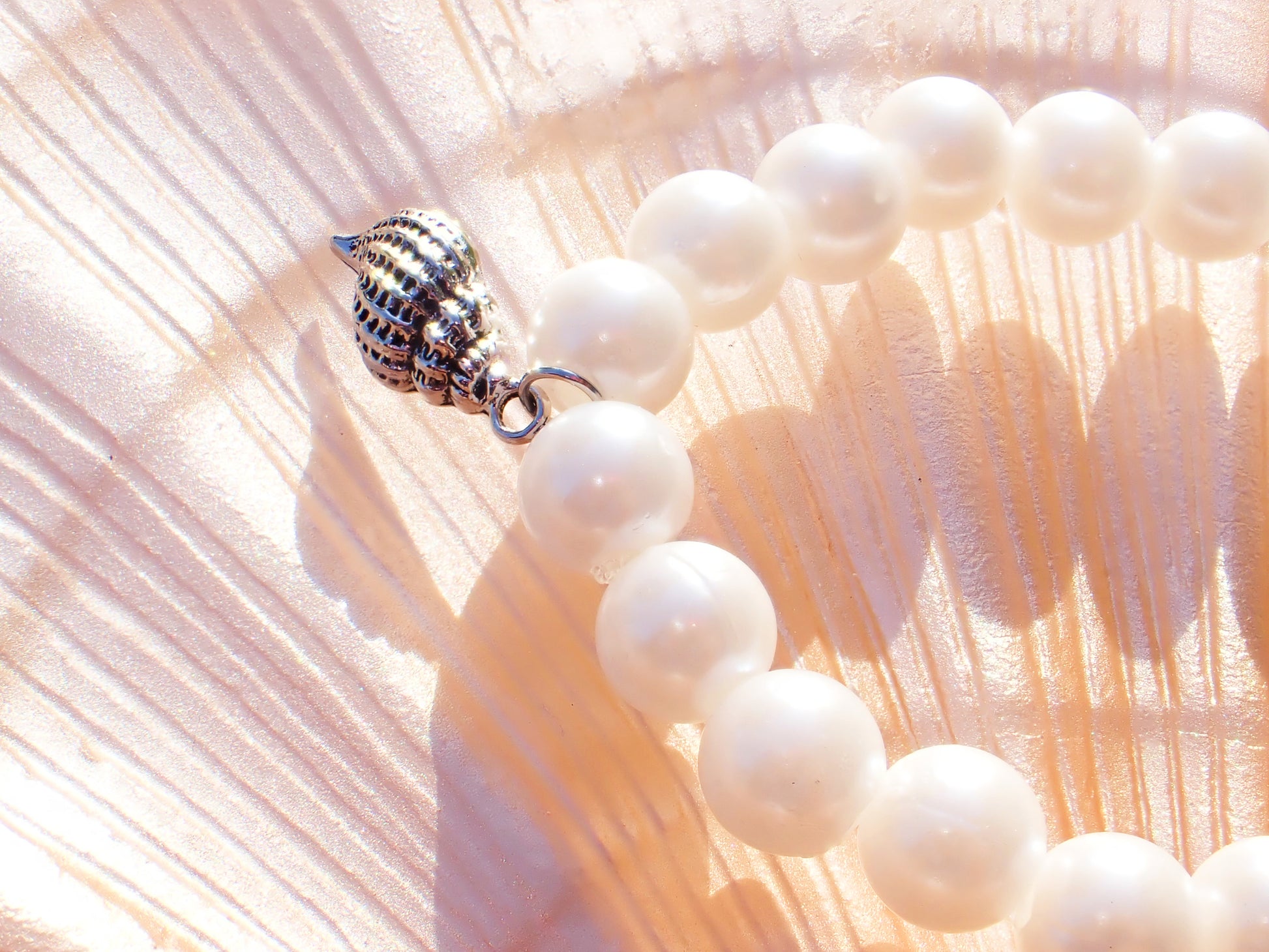 Seashell dainty Charm Beaded Bracelet