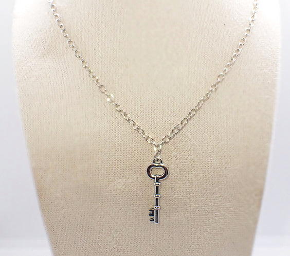 Vintage silver Key Pendant Necklace