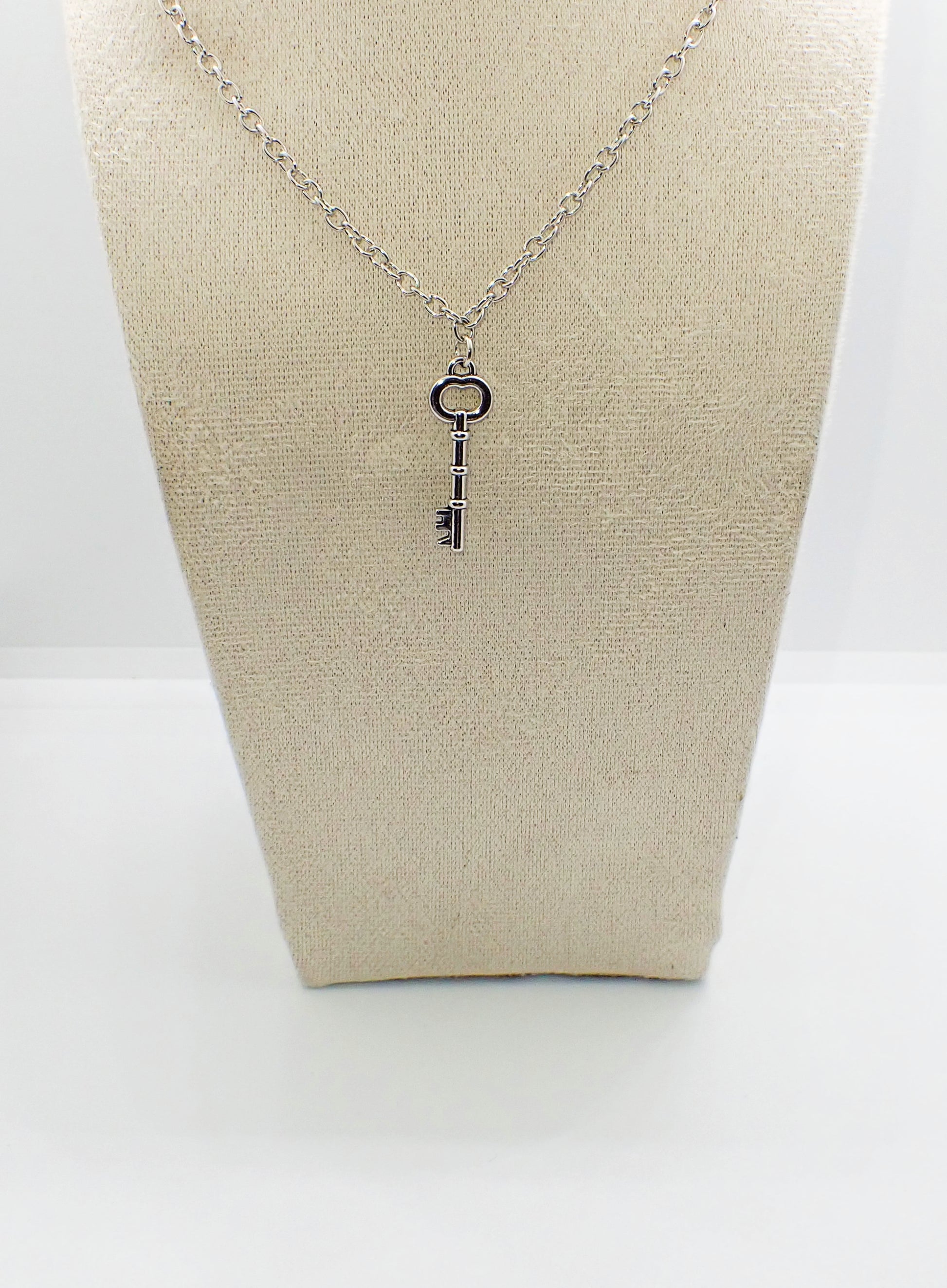 Vintage silver Key Pendant Necklace