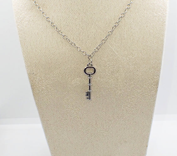 Vintage silver Key Pendant Necklace