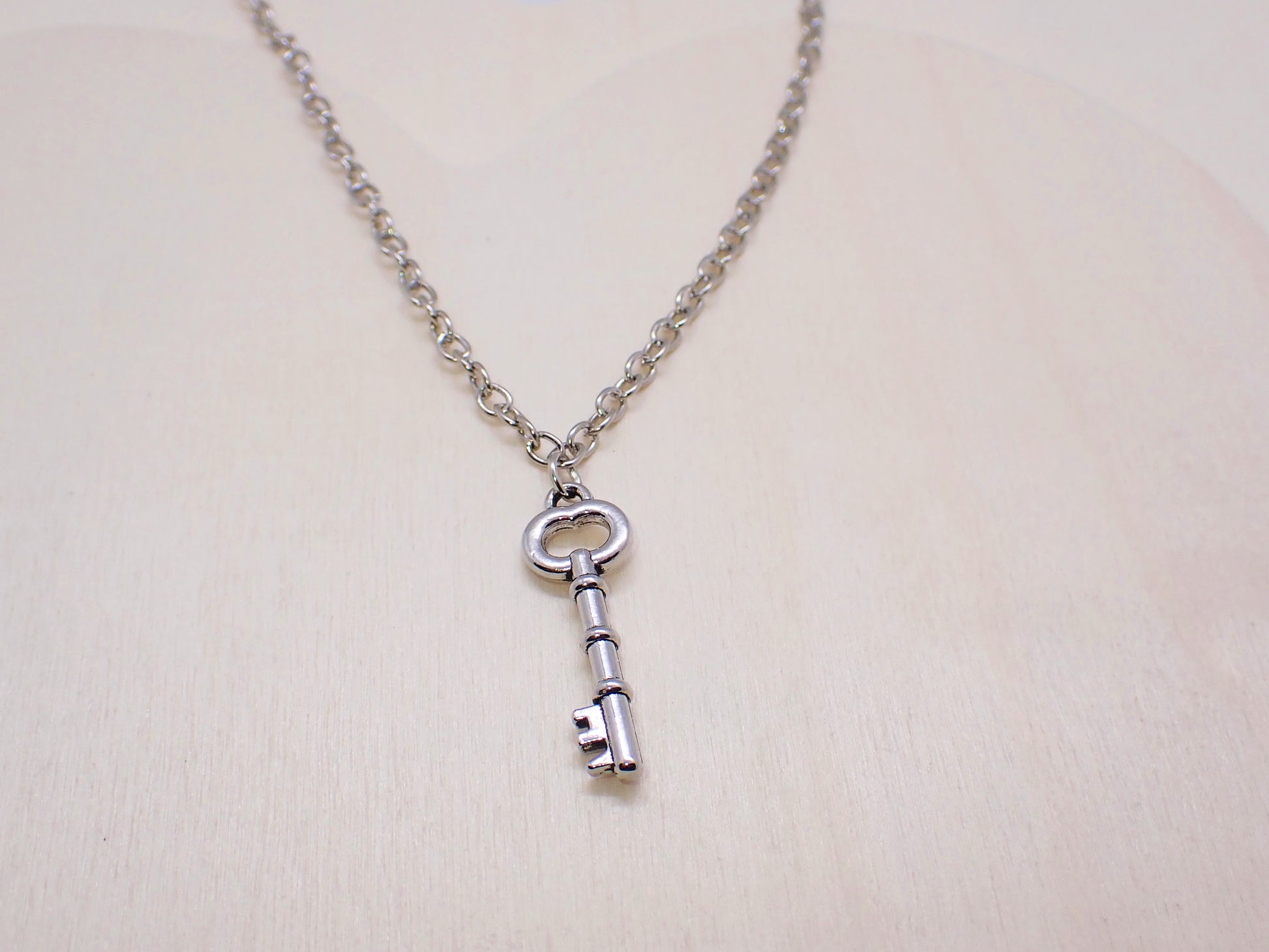 Vintage silver Key Pendant Necklace