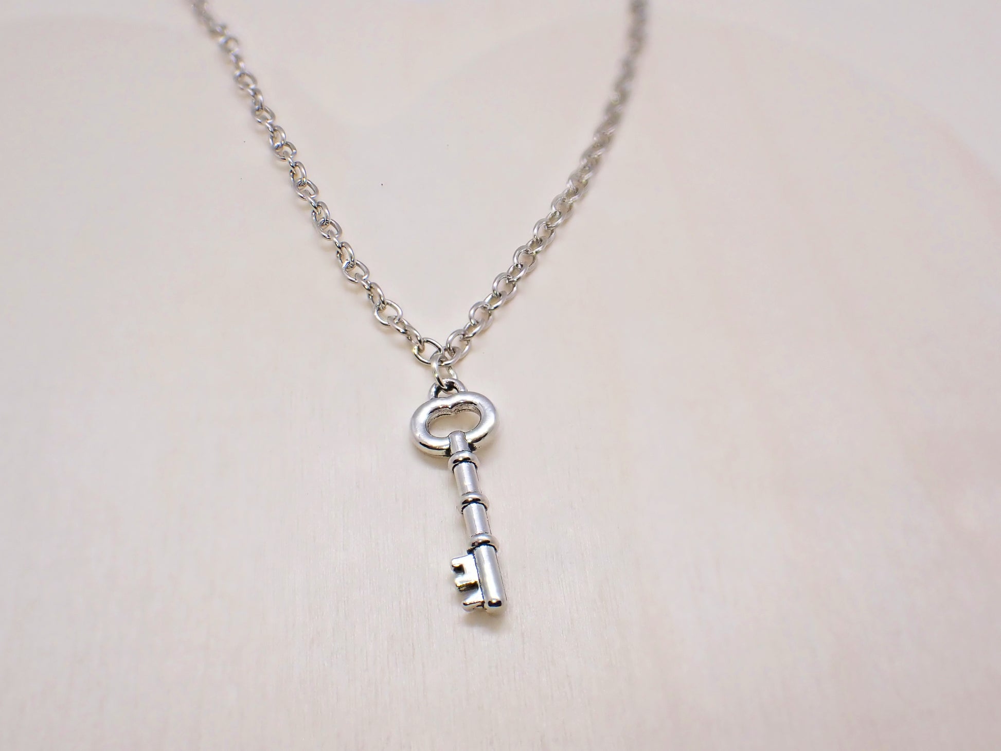 Vintage silver Key Pendant Necklace